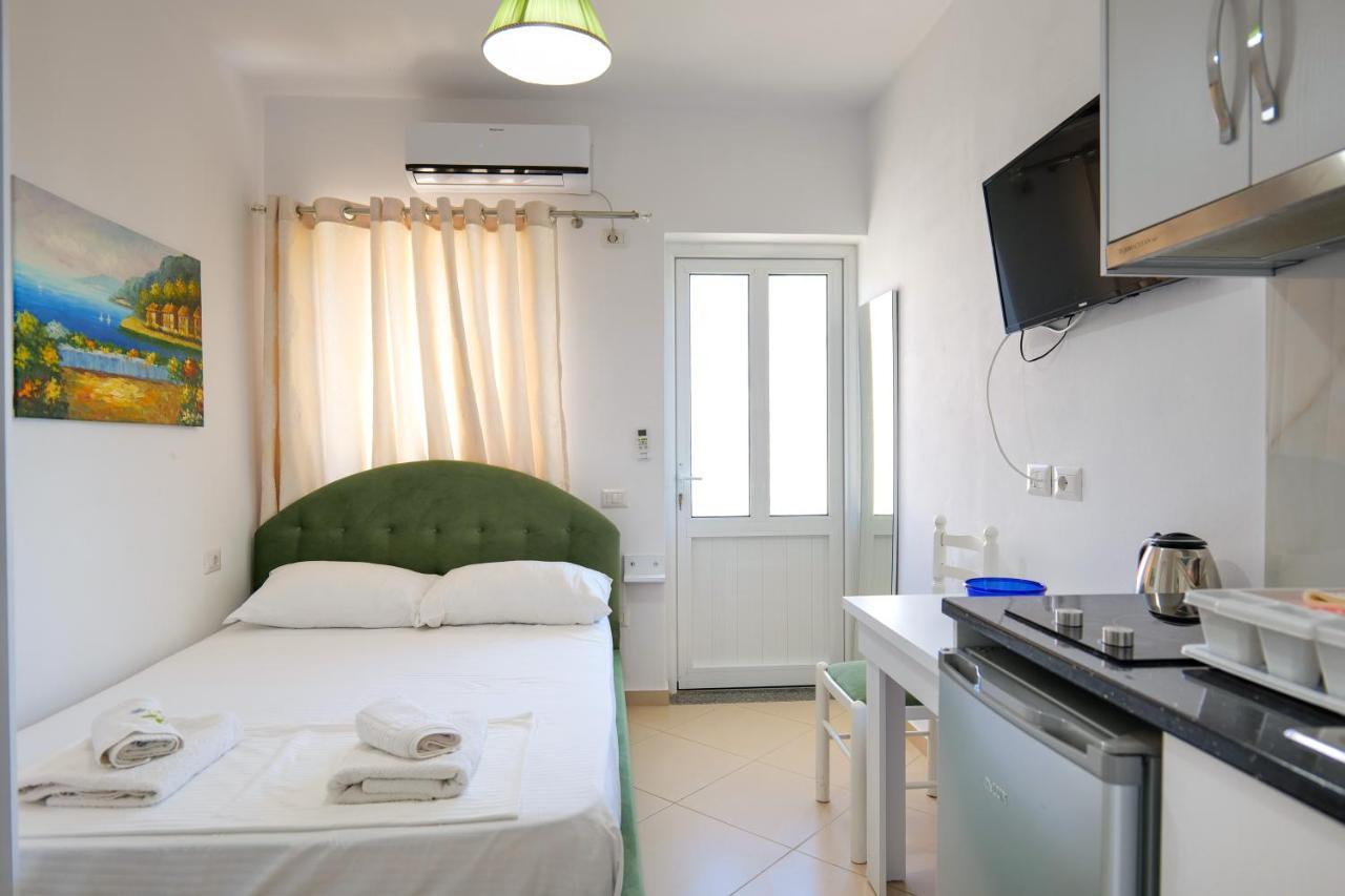 Guest House Gerard Ksamil Kültér fotó