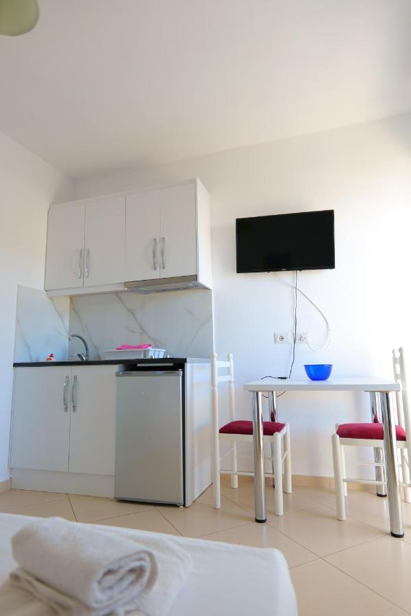 Guest House Gerard Ksamil Kültér fotó