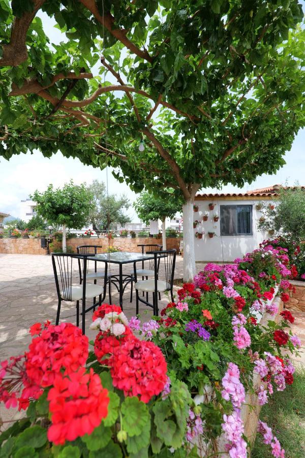 Guest House Gerard Ksamil Kültér fotó