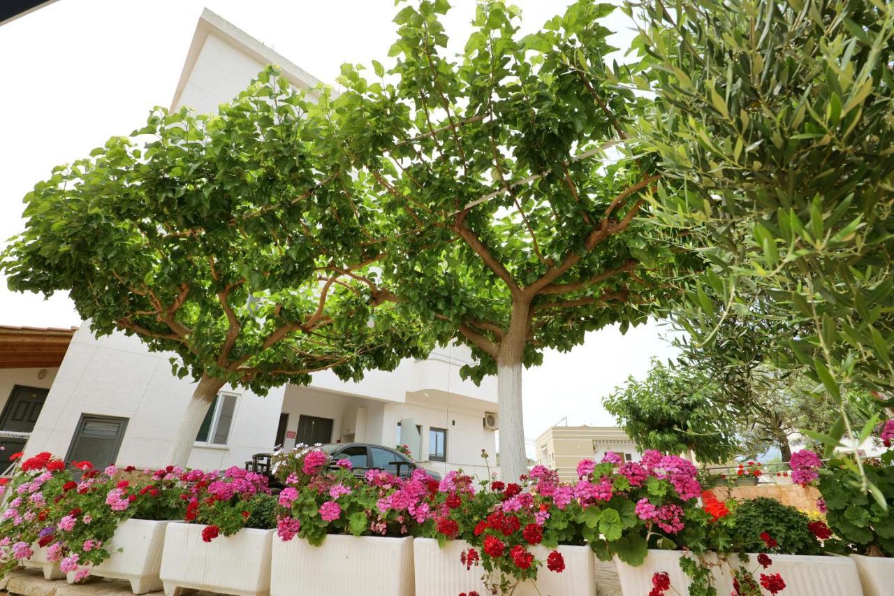 Guest House Gerard Ksamil Kültér fotó