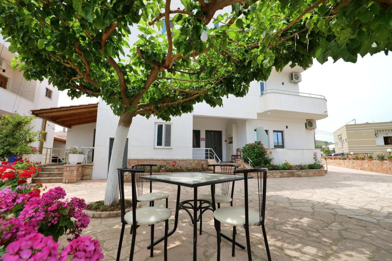 Guest House Gerard Ksamil Kültér fotó