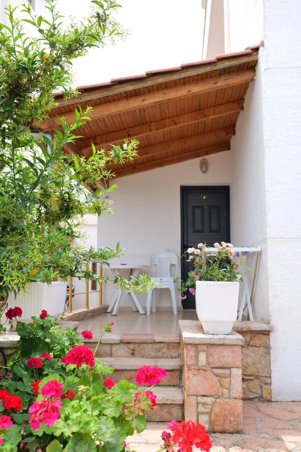 Guest House Gerard Ksamil Kültér fotó